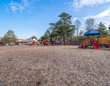 6901 Victoria Drive - Photo Thumbnail 38