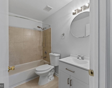 6901 Victoria Drive - Photo Thumbnail 18