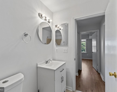 6901 Victoria Drive - Photo Thumbnail 17