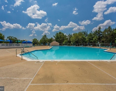 6901 Victoria Drive - Photo Thumbnail 30