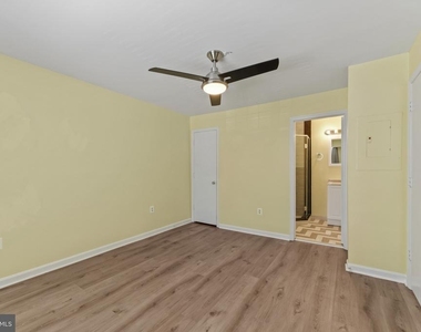 6901 Victoria Drive - Photo Thumbnail 19