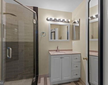 6901 Victoria Drive - Photo Thumbnail 23