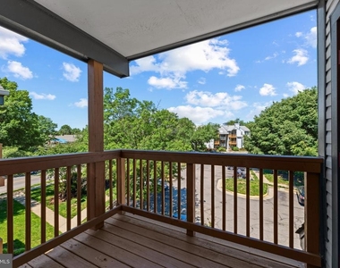 6901 Victoria Drive - Photo Thumbnail 2