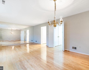 3783 Persimmon Circle - Photo Thumbnail 9