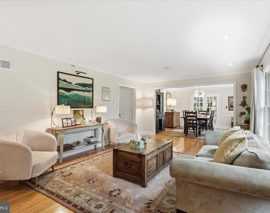 108 Oakmont Court Ne - Photo Thumbnail 5