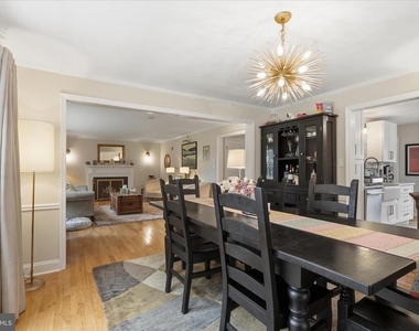 108 Oakmont Court Ne - Photo Thumbnail 6