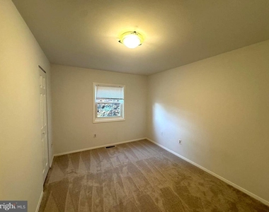 11109 Littlebrook Lane - Photo Thumbnail 14