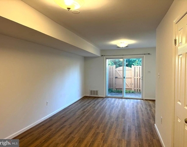 11109 Littlebrook Lane - Photo Thumbnail 7