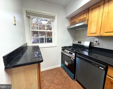 11109 Littlebrook Lane - Photo Thumbnail 5