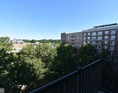 444 Broad Street - Photo Thumbnail 28