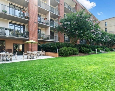 444 Broad Street - Photo Thumbnail 9