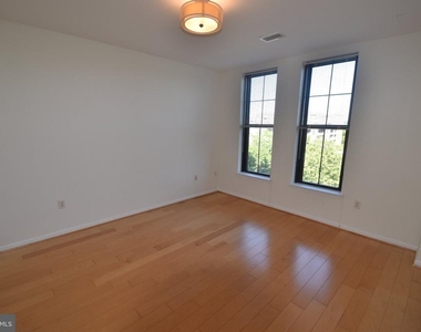 444 Broad Street - Photo Thumbnail 17