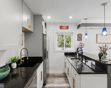 3320 S 28th Street - Photo Thumbnail 6