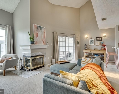 273 S Pickett Street - Photo Thumbnail 2