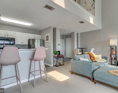 273 S Pickett Street - Photo Thumbnail 6