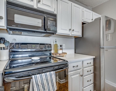 273 S Pickett Street - Photo Thumbnail 9