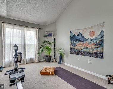 273 S Pickett Street - Photo Thumbnail 11
