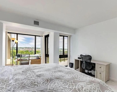 1530 Key Boulevard - Photo Thumbnail 9