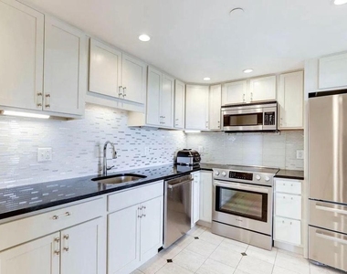 1530 Key Boulevard - Photo Thumbnail 8