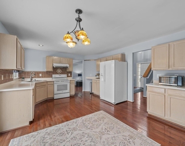 1696 Reserve Court - Photo Thumbnail 6