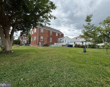 1327 S Queen Street - Photo Thumbnail 2