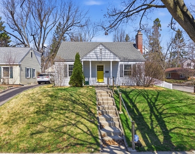 1102 Arborview Boulevard - Photo Thumbnail 5