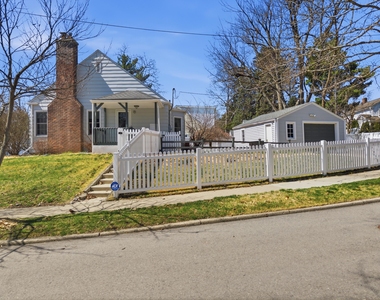 1102 Arborview Boulevard - Photo Thumbnail 9