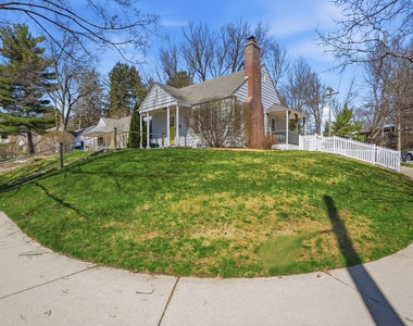 1102 Arborview Boulevard - Photo Thumbnail 2