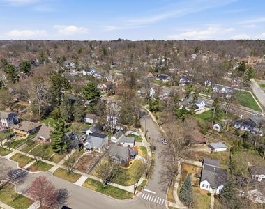 1102 Arborview Boulevard - Photo Thumbnail 13