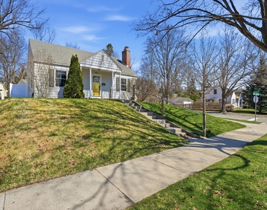1102 Arborview Boulevard - Photo Thumbnail 1