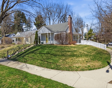 1102 Arborview Boulevard - Photo Thumbnail 6
