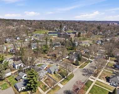 1102 Arborview Boulevard - Photo Thumbnail 15