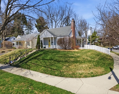1102 Arborview Boulevard - Photo Thumbnail 7