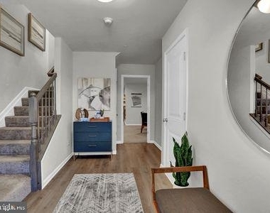 155 Sussex Place - Photo Thumbnail 2