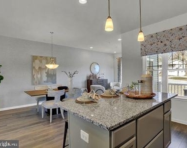 155 Sussex Place - Photo Thumbnail 6