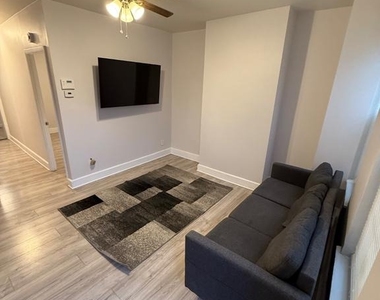 2040 N Darien Street - Photo Thumbnail 5