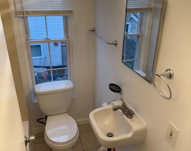 2040 N Darien Street - Photo Thumbnail 21