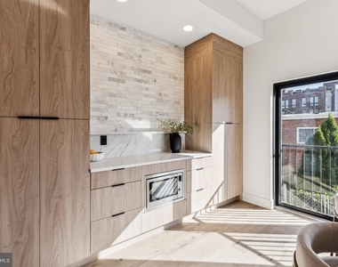 739 N Capitol Street - Photo Thumbnail 20