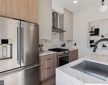 739 N Capitol Street - Photo Thumbnail 17