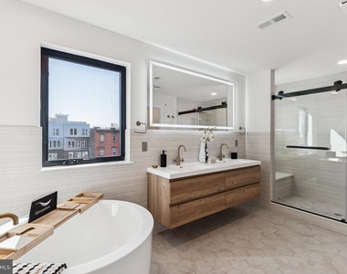 739 N Capitol Street - Photo Thumbnail 7