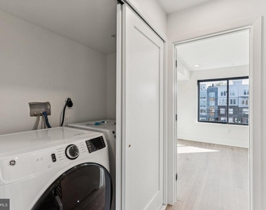 739 N Capitol Street - Photo Thumbnail 11