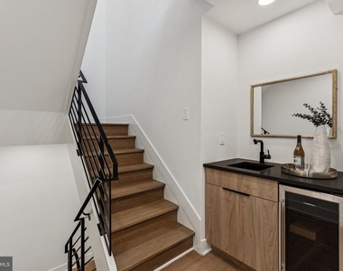 739 N Capitol Street - Photo Thumbnail 9
