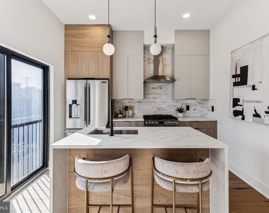 739 N Capitol Street - Photo Thumbnail 16