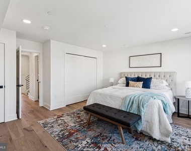 739 N Capitol Street - Photo Thumbnail 10