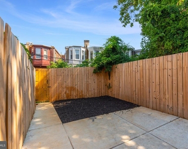 2339 N College Avenue - Photo Thumbnail 10