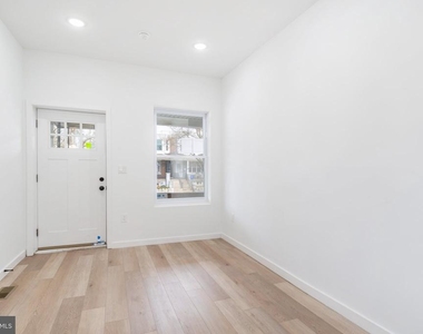 5758 Spruce Street - Photo Thumbnail 8