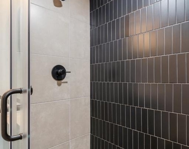 5758 Spruce Street - Photo Thumbnail 24
