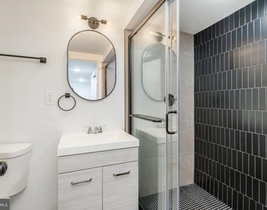5758 Spruce Street - Photo Thumbnail 23