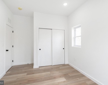 5758 Spruce Street - Photo Thumbnail 21