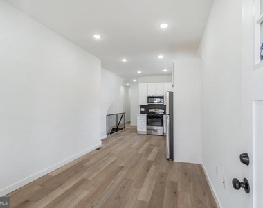 5758 Spruce Street - Photo Thumbnail 2